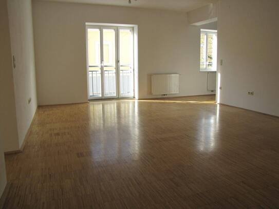 Zentrale 3-Zimmer Wohnung 96,25 m² + 33 m² Terrasse