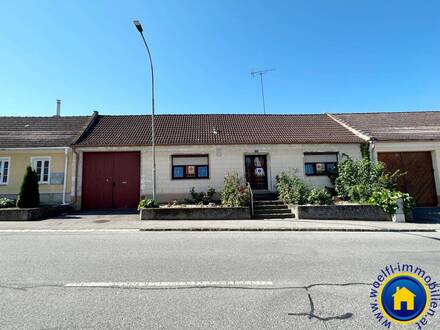 Weinviertler Bauernhaus auf großem Grundstück *Zahlreiche Nebengebäude und Stallungen*