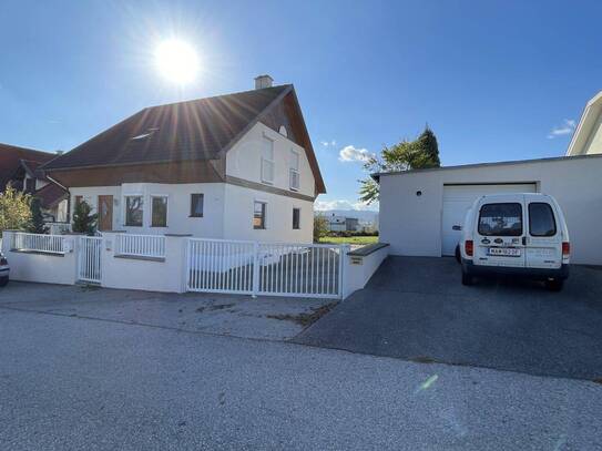 Einfamilienhaus mit Wintergarten und großer Garage