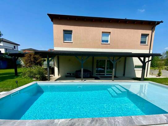 TOP EINFAMILIENHAUS MIT POOL UND ÜBERDACHTER TERRASSE!