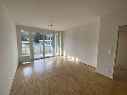 Helle 2-Zimmer-Wohnung mit Loggia!