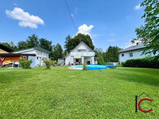 Einfamilienhaus mit Pool, Doppelcarport, Nebengebäuden in idyllisch, ruhiger Sonnenlage