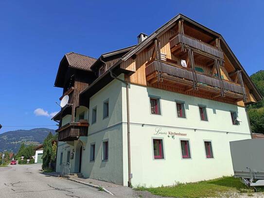 Gewerbe-Traum - mit Terrasse und Einrichtung. Kann auch als Büro umgebaut werden.