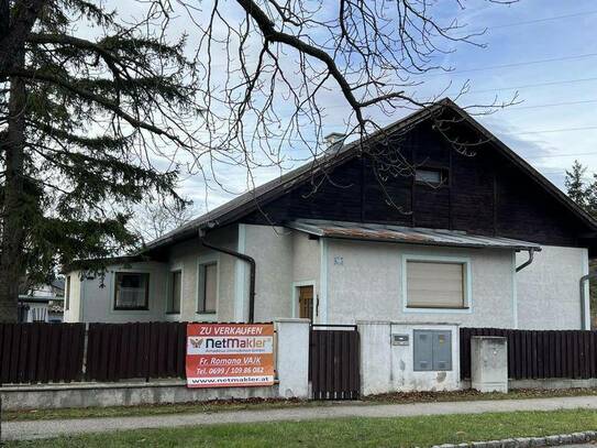 HAUS - ZENTRUMSNAHE LAGE - GROSSER GRUND - GARAGE