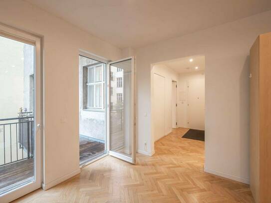 ab 1.5.: charmante & moderne 4-Zimmer-Altbau-Wohnung mit Balkon in bester Lage!