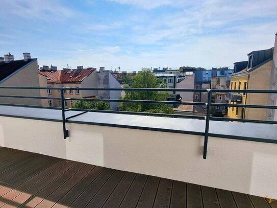 Großes WOW im Dachgeschoss! Blick ins Grüne + Absolute Hofruhelage + Zentrumsnah + 3 Zimmer mit Terrasse + Frisch sanie…