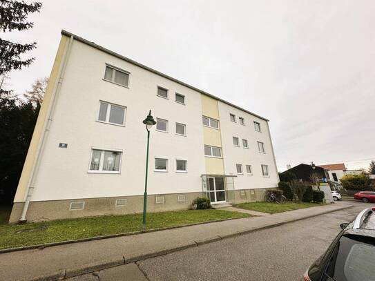 schöne Eigentumswohnung im 1. Stock mit Loggia und traumhaftem Blick ins Grüne zu verkaufen