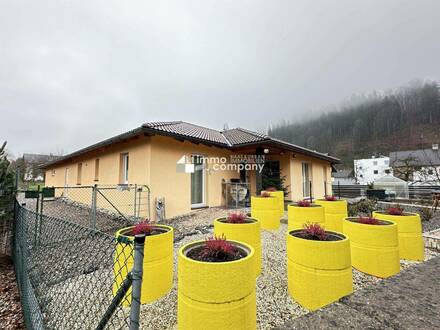 Luxuriöses Wohnen, moderner Bungalow mit hochwertiger Ausstattung, viel Grundstücksfläche, Garten, Terrasse, 3-er Garag…