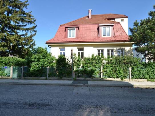 CHRISTOPH CHROMECEK IMMOBILIEN - 1230 WIEN - Ruhige Altbau-Villenetage in renoviertem Zweifamilienhaus mit Garten!