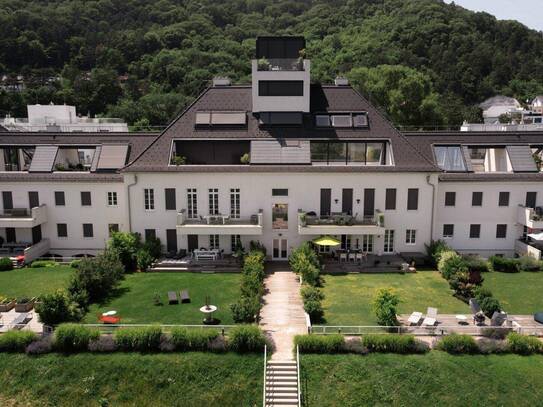 Herrliche Wohnung mit hohen Decken, Terrasse und Blick auf die Donau!!!