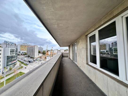 unbefristete Büroräumlichkeiten mit traumhafter Terrasse mit Blick über Hetzendorf!