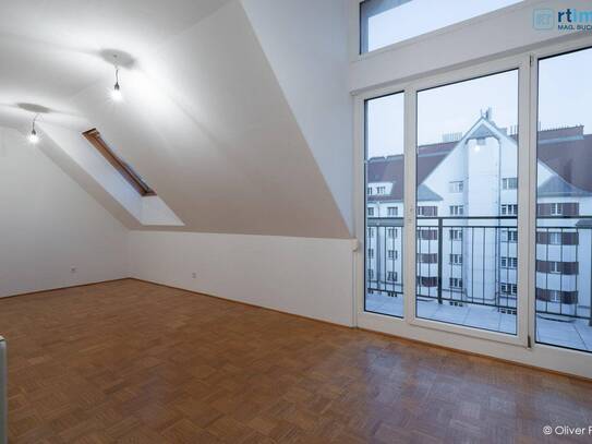 HELLE DG-SINGLEWOHNUNG MIT KLEINEM BALKON