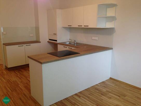 Helle 4 Zimmerwohnung mit Loggia und Abstellplatz