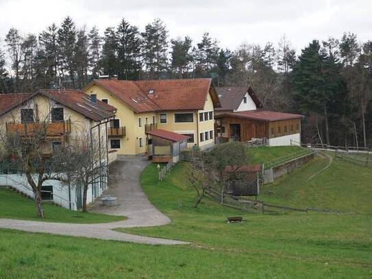 Einzigartiges Liegenschaftsensemble mit Fernblick im Innviertel