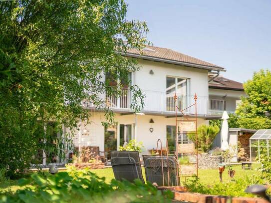 Lochau: Zweifamilienhaus mit großem Garten in Fußreichweite zum Bodensee!