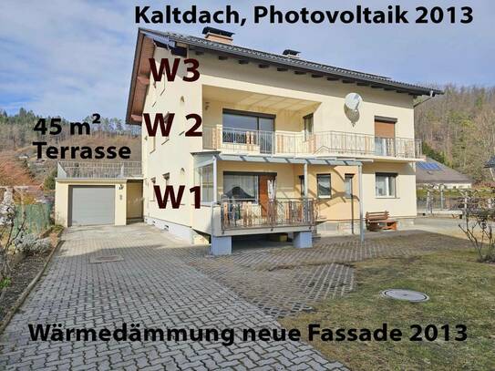 Wohnung im 1.Stock mit ca. 45 m² großer Terrasse, zuzüglich Dachgeschoß + 2 Kfz- Freiplätze + Gartenanteil.