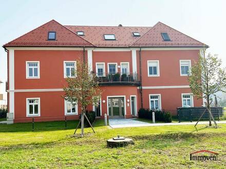 ANLEGEROBJEKT - Zentral begehbare 2-Zimmerwohnung mit Balkon und Carport in der Thermenregion (unbefristet vermietet)