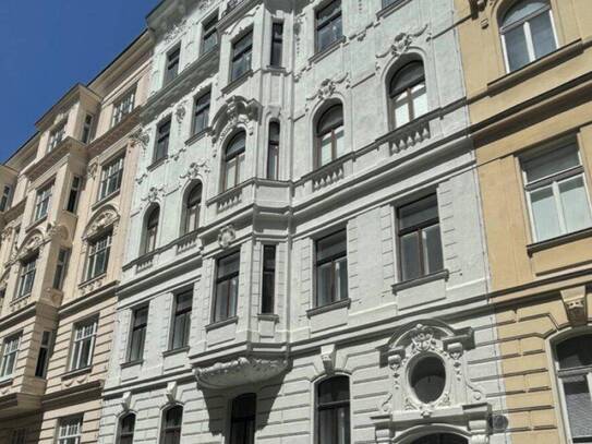 Sonnendurchflutete Erkerwohnung mit Loggia