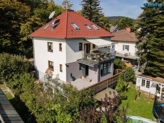 IHRE WOHNIDYLLE - MIT VIEL HERZ RENOVIERTE UND ERWEITERTE VILLA IM GRÜNEN