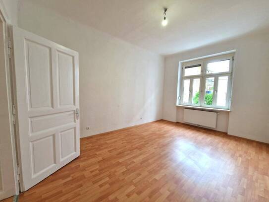 Vermietete 40 m² Wohnung mit Balkon & Altbaucharme in zentraler Lage - Nähe Citypark