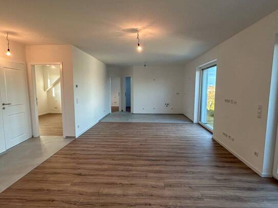 Traumhaftes Dachgeschoß-Paradies in Deutsch-Wagram: Erstbezug mit Balkon und top Ausstattung!