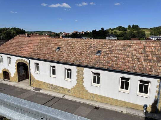 CHARMANTER DREIKANT-HOF IN ROHRBACH ZUM FERTIGSANIEREN - FERNBLICK!