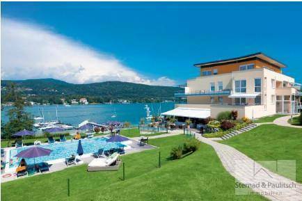 Luxuriöse Seeblick Wohnung im Herzstück von Velden - Pool und exclusiver Seezugang