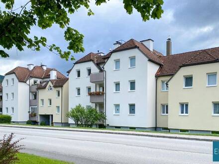Geräumige Wohnung im 1. OG mit Loggia