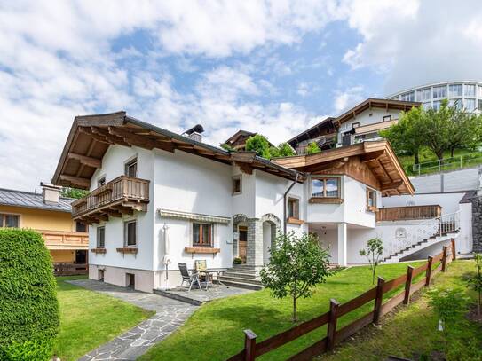 Gepflegtes Zweifamilienhaus mit tollem Bergblick ( 06164 )