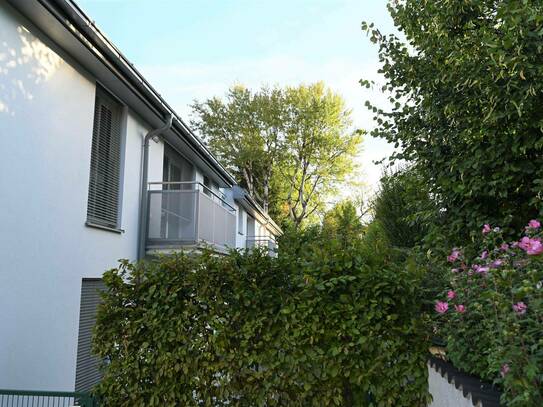 RIEDENBURG | Neuwertige 3-Zimmerwohnung mit Balkon in Bestlage