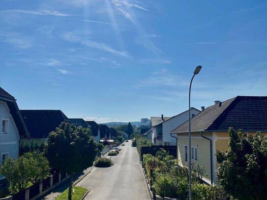 Sonnige, schöne 3 Zimmer-Wohnung in der Rohrer Straße mit Südbalkon!