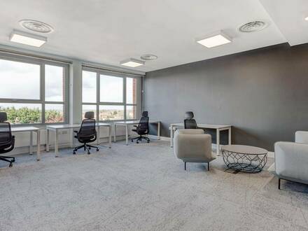 All-inclusive-Zugang zu professionellen Büroräumen für 3 Personen in Regus Cityport 11