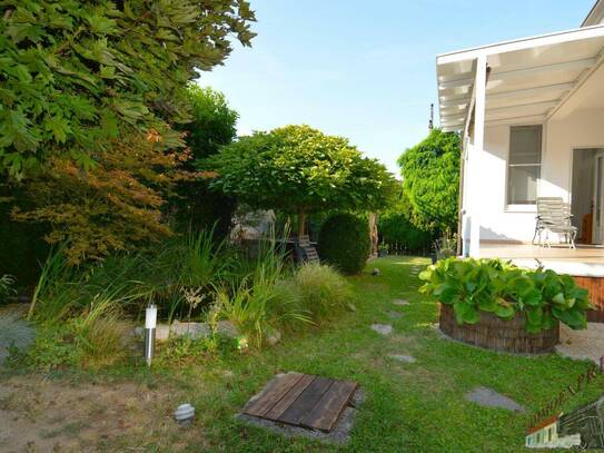 Saniertes Einfamilienhaus mit Garage und uneinsehbarem Garten + 1.223 m² Obstgarten