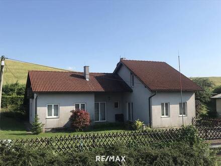ACHTUNG - Neuer Preis! Wunderschön gelegenes Haus mit Doppelgarage