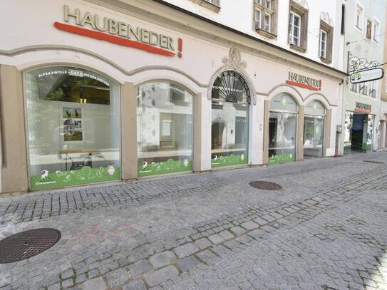 213 m² Büro-, Geschäfts oder Ausstellungslokal am Stadtplatz von Steyr!