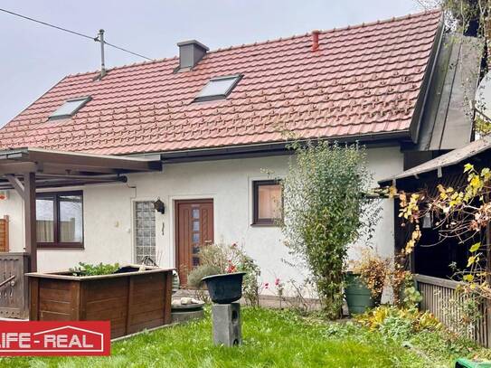 Kompaktes Einfamilienhaus als Wohlfühloase mit Aussicht auf das Bergpanorama