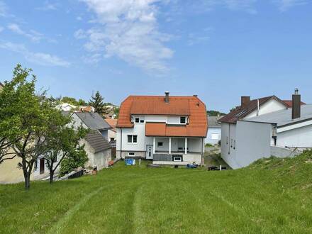 GROSSZÜGIGES EINFAMILIEN-HAUS ZUM FERTIGSTELLEN - 1.730 m² GRUND!