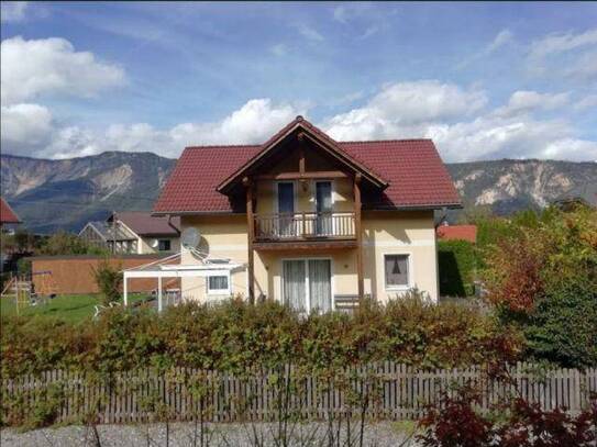 Familienidyll nahe Villach: Modernes Haus (BJ 2005) mit Garten in ruhiger Lage und bester Anbindung