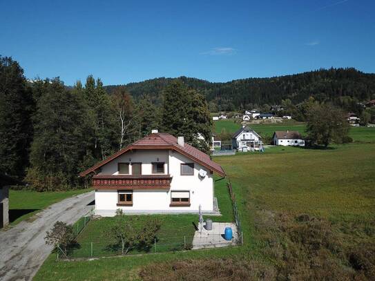 Ruhelage in der Natur: Charmantes Haus mit zwei Wohneinheiten!