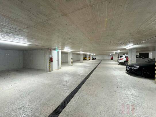 TIEFGARAGENPARKPLÄTZE AM GAILENBACHWEG // LEHEN