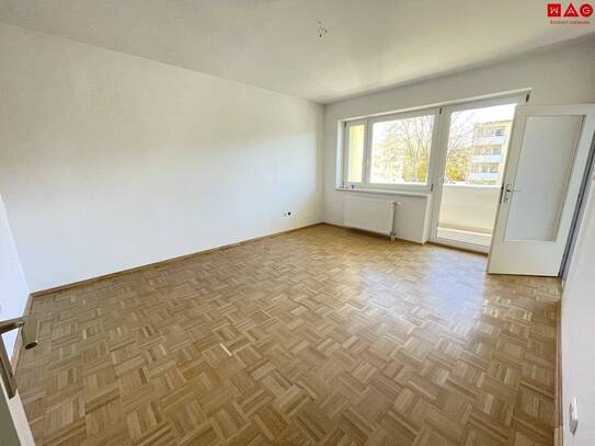 Schöne, geräumige Zweizimmerwohnung und Balkon!