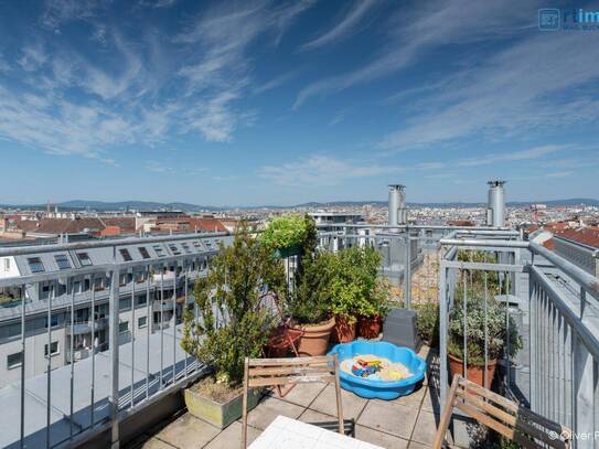 GRANDIOSER BLICK ÜBER WIEN - GEMÜTLICHE 6 ZIMMER DACHGESCHOSSWOHNUNG AUF ZWEI EBENEN mit schöner DACHTERRASSE