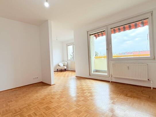 Gepflegte Wohnung mit Loggia, Grünblick, 2 KFZ Stellplätze und idealer Anbindung | ZΞLLMANN IMMOBILIEN