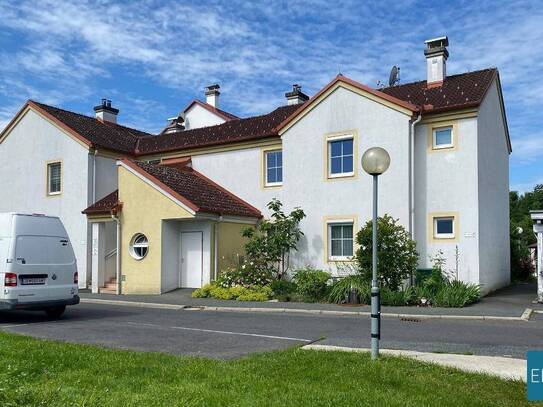 4-Zimmerwohnung im 1.OG mit Loggia