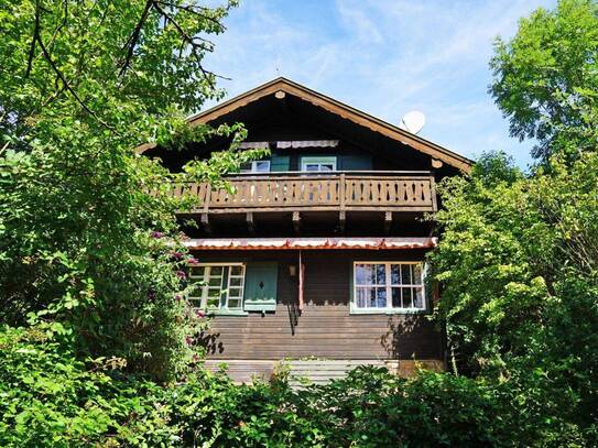 Uriges Holz-Wohnhaus auf großem, teilbaren Grund in Gablitz Hochbuch