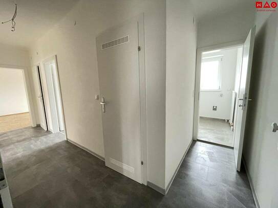 Neu sanierte 3 Zimmer-Wohnung mit Balkon!