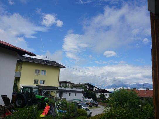 MÖBLIERTE WOHNUNG MIT BALKON, GARAGE, AAP UND ALLGEMEINGARTEN AXAMS