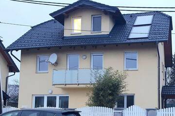 WOHNEN IM NORDEN VON WIEN. ELEGANTENS EINFAMILIENHAUS AM NÖRDLICHEN STADTRAND VON WIEN - 1210 WIEN LEOPOLDAU.