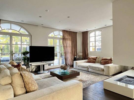 # SQ - VILLA IN TOP LAGE MIT SWIMMINGPOOL UND TIEFGARAGE - TOP LAGE