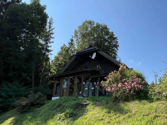 Blockhaus mit Wintergarten und Gästehaus in Top-Aussichtslage